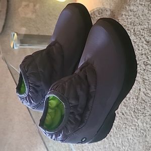 Oofos OOmg Bootie - Pewter 8 Woman's Boots